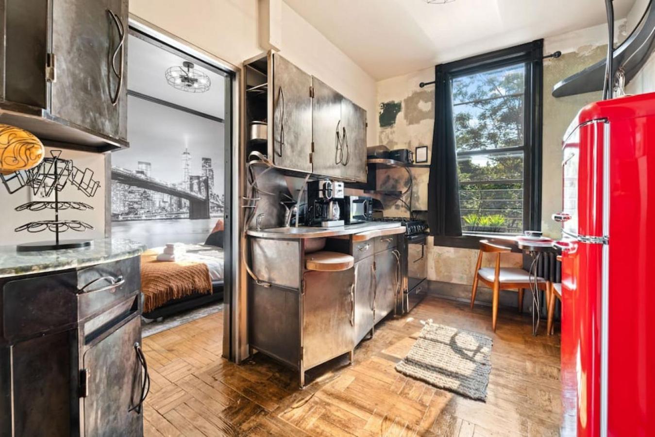 Bushwick Gem- Art Infused 2br With Rooftop At 