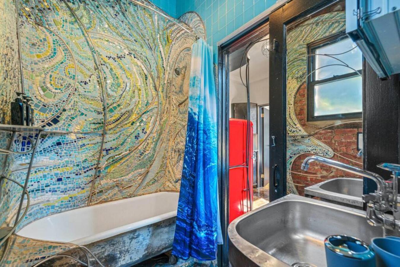 Bushwick Gem- Art Infused 2br With Rooftop At 