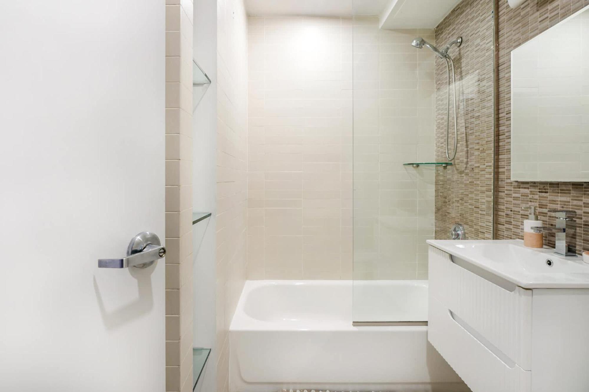 809-2a Gorgeous 1br New W&d Modern Location New York