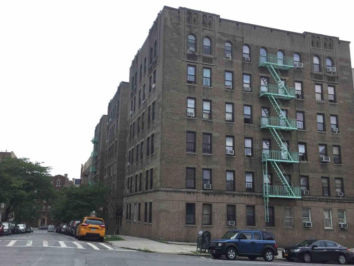 Apartment 2-bedroom In The Bronx And Pet Friendly New York