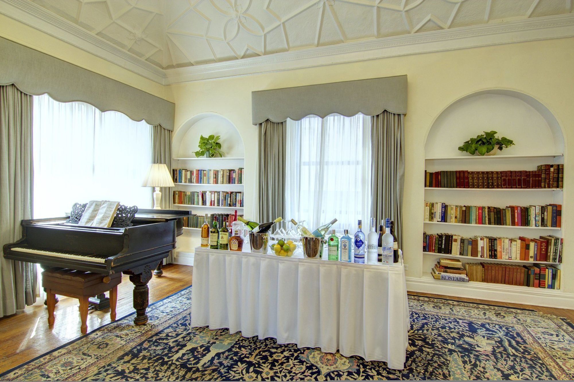 Hotel Roger Smith
