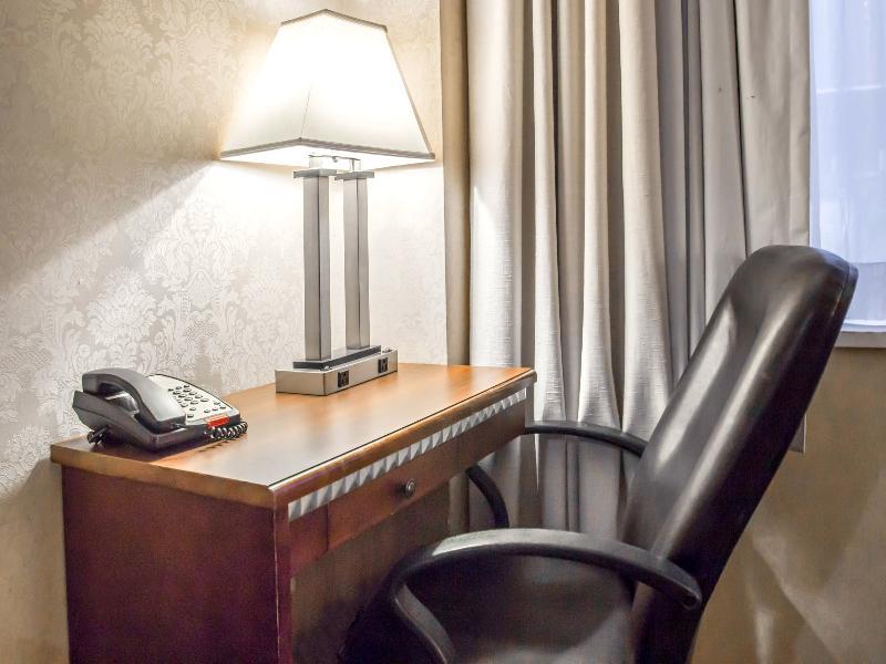 Comfort Manhattan Bridge 3*