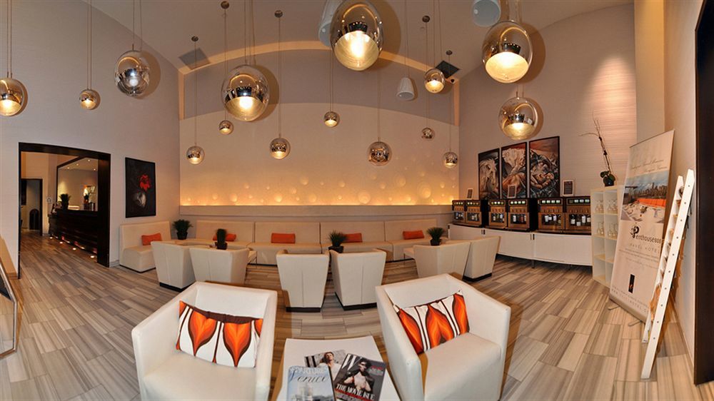 Ravel Trademark Collection By Wyndham Hotel 4*
