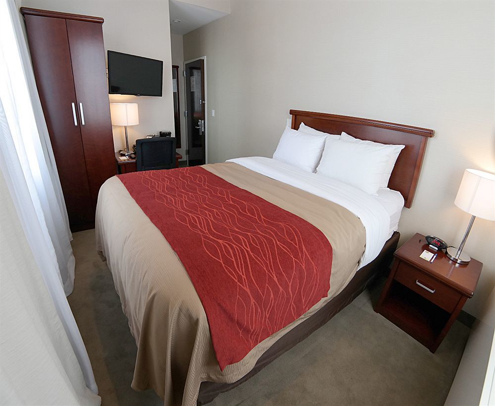 Hotel Comfort Manhattan Bridge 3*