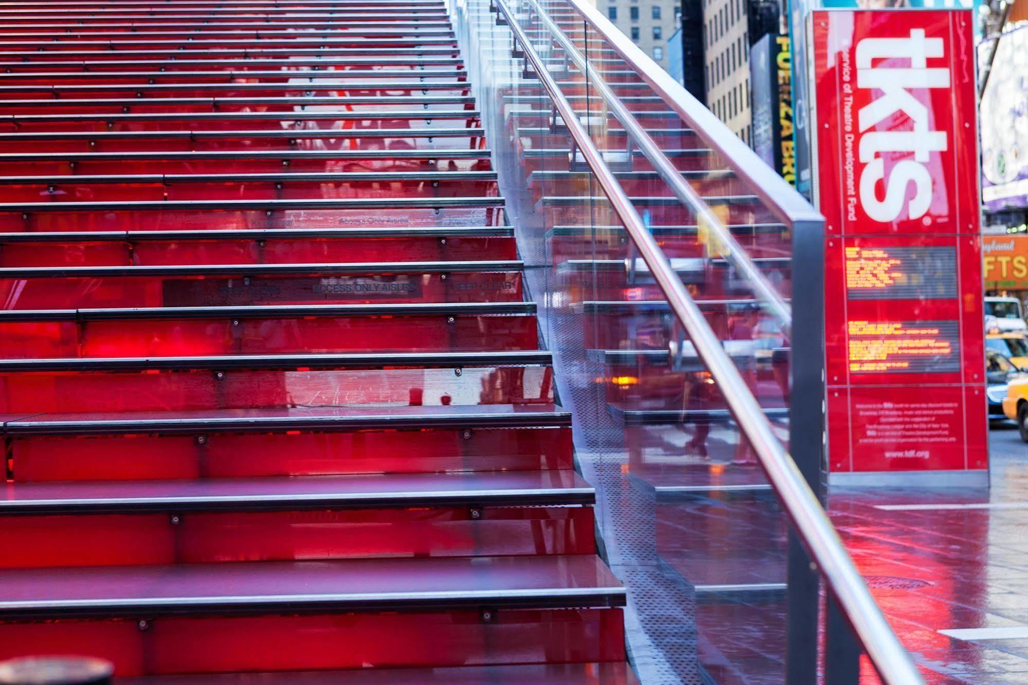 Hotel Doubletree By Hilton Nyc - Times Square 4*