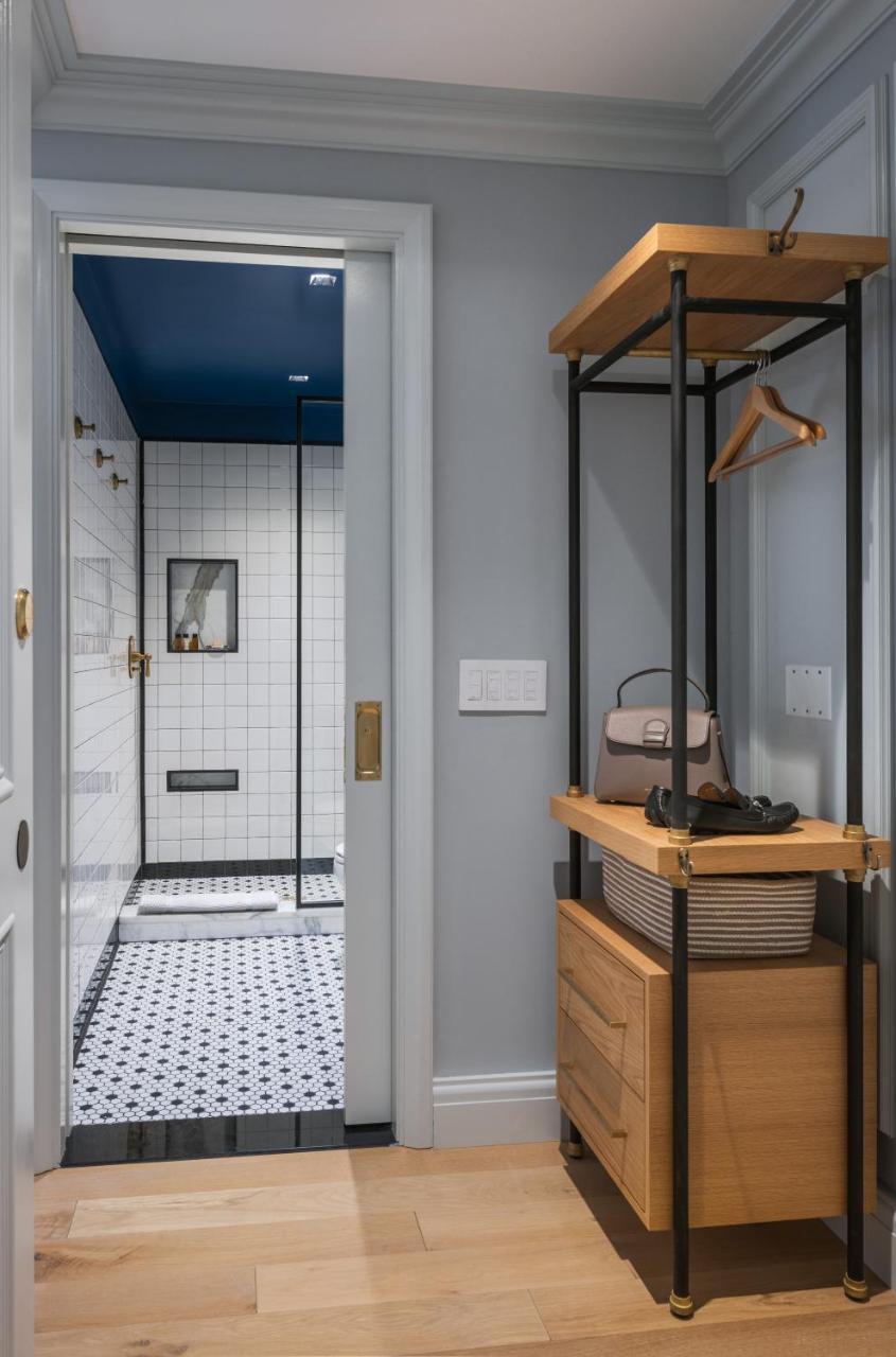 Hotel Merrion Row And Public House New York