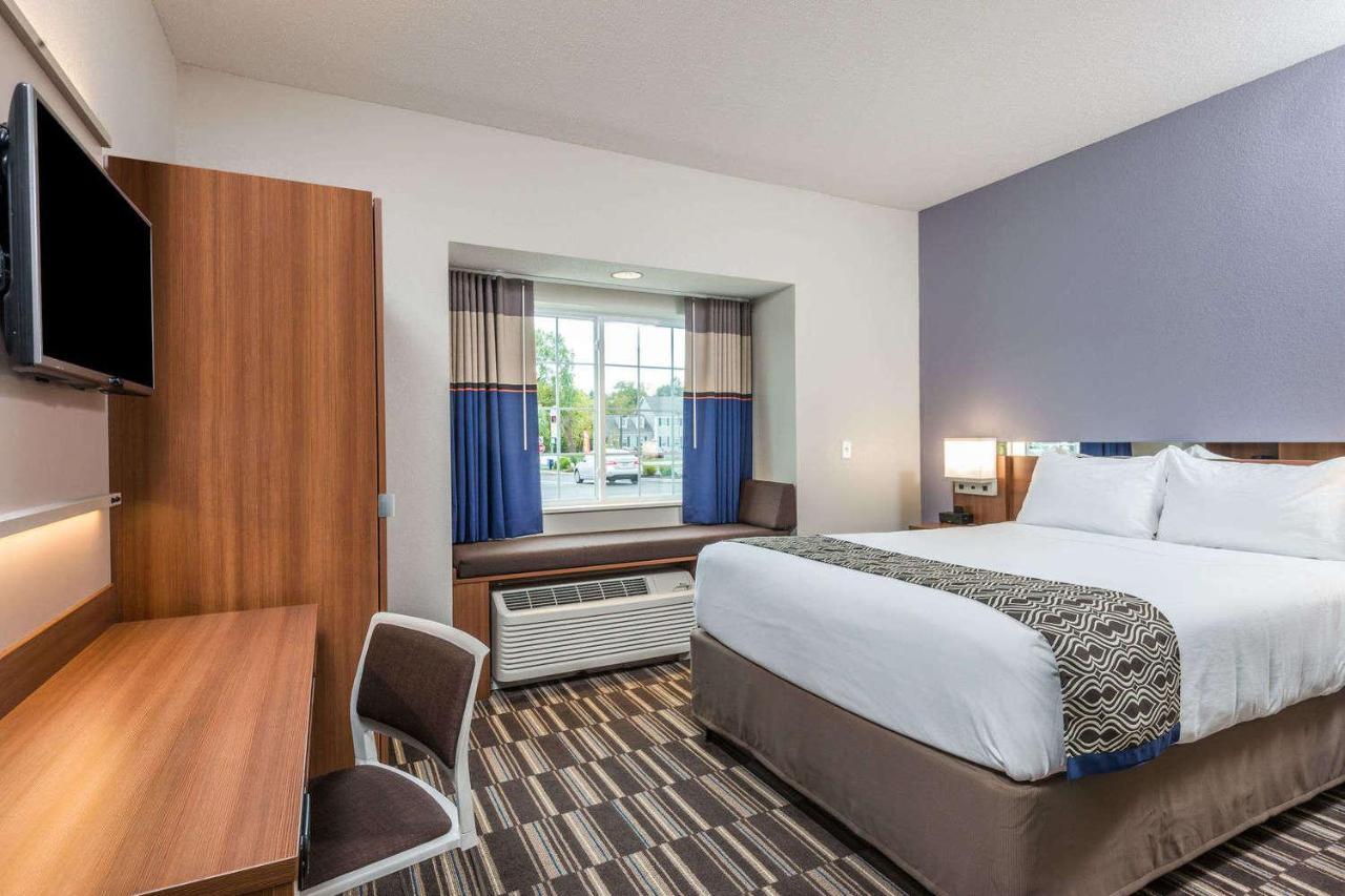 Microtel By Wyndham Long Island 3*
