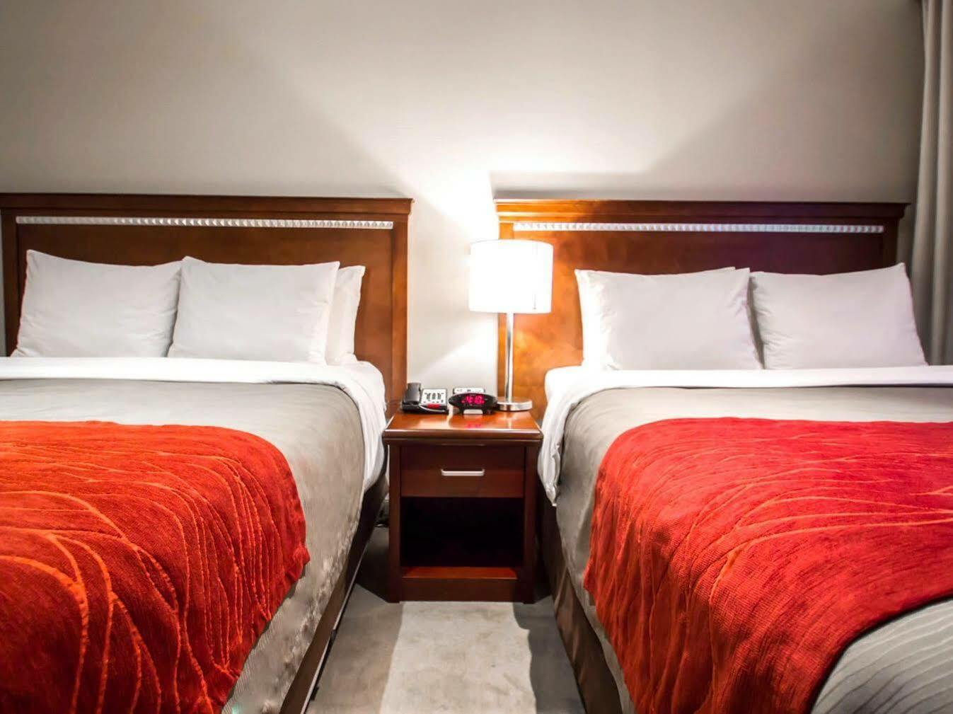 Comfort Manhattan Bridge Hotel