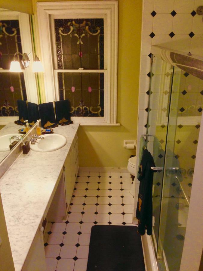 Sid's Victorian Oasis Homestay *
