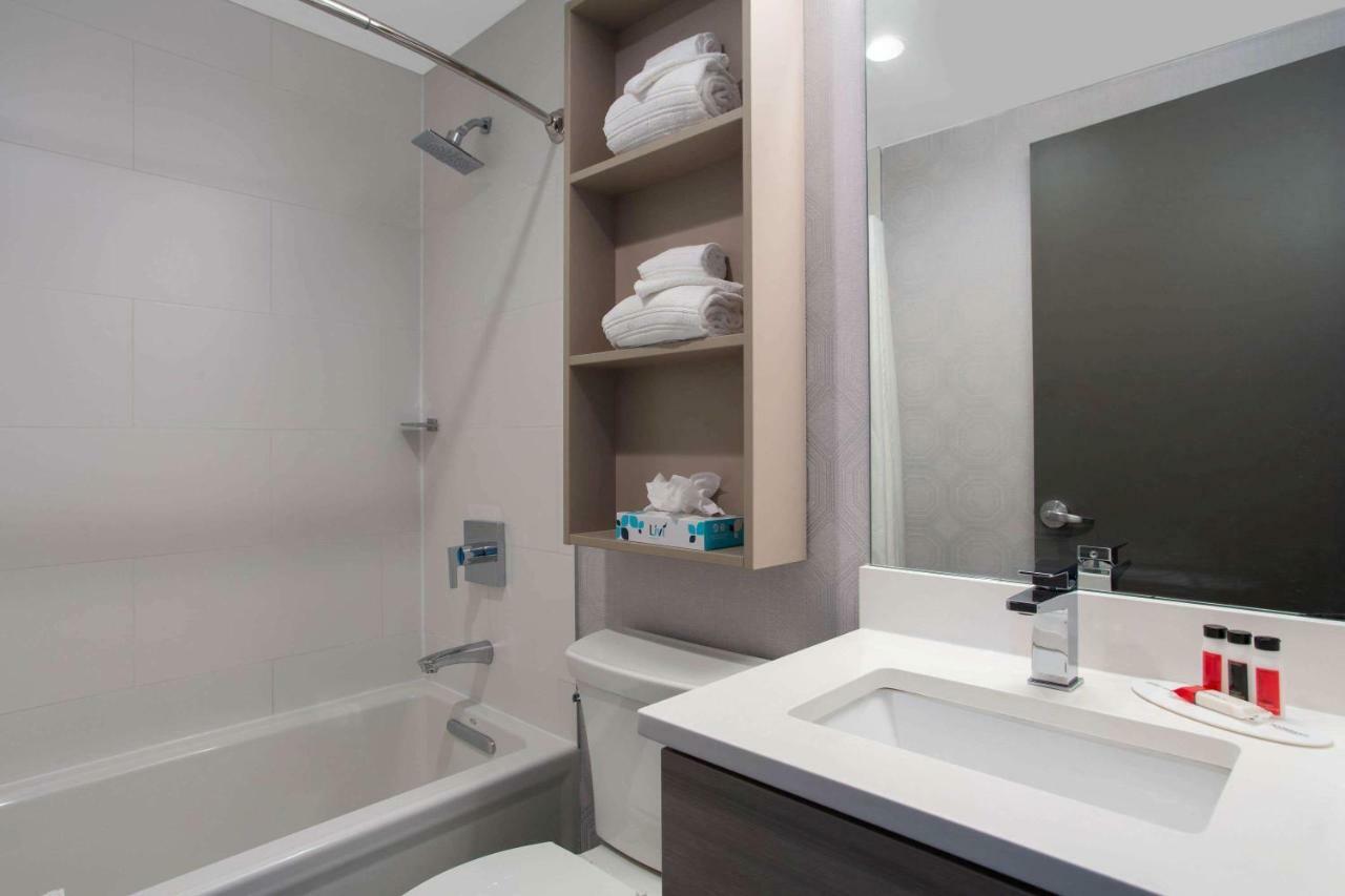 Microtel By Wyndham Long Island New York