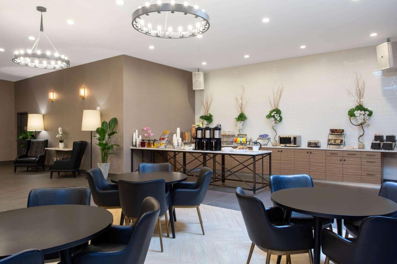 Hotel Microtel By Wyndham Long Island 3*