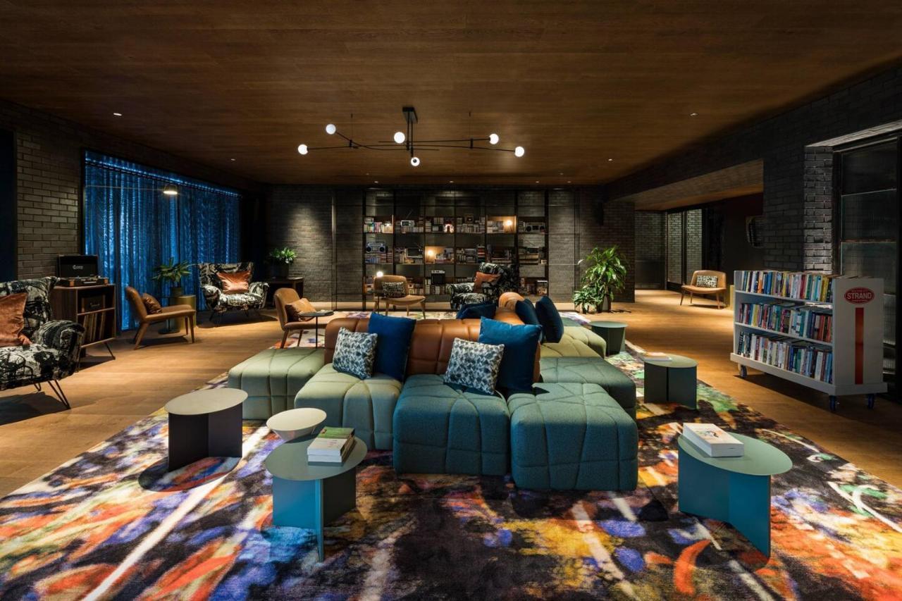 Moxy Nyc East Village Hotel 4*