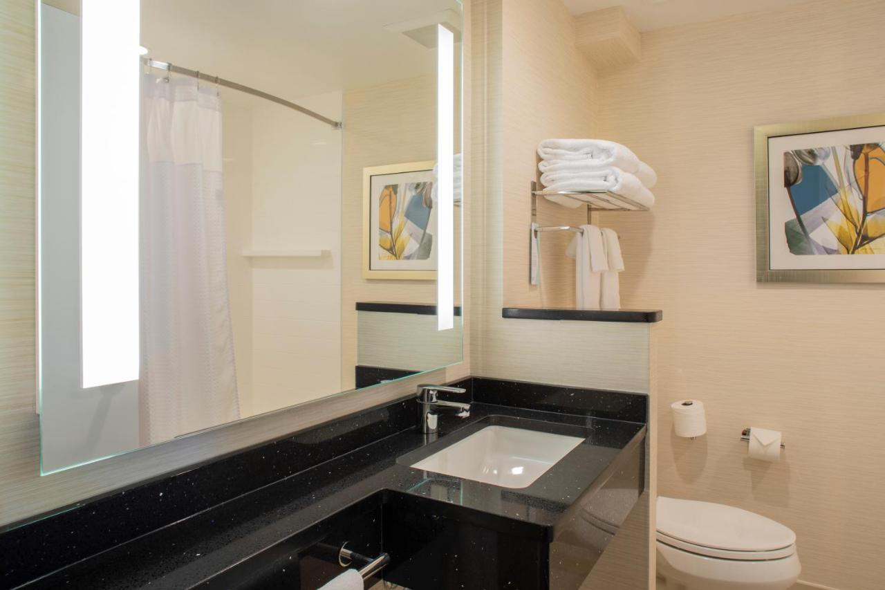 Hotel Fairfield & By Marriott Queens/fresh Meadows New York