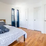 Lovely 3-Br Rental In Queens, Near Rockaway Beach