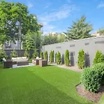 149Bk-101 New Construction 2Br Private Garden W-D