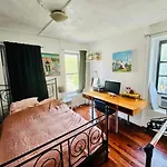 Sunlit Three-Bedroom Apartment In The Vibrant Soho Neighborhood