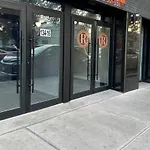 Regal Inn & Suites New York Laguardia Hotel
