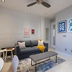 Cozy & Convenient Midtown Apartment!