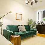 Apartment 189: Upper East Side
