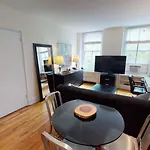 Cozy Place In Midtown Nyc