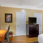 Best Western Plus Hospitality House Suites