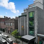 Aura Hotel Brooklyn
