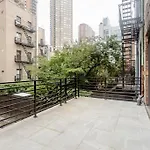 Little Manhattan Lodge