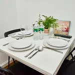 2 Bedroom Cozy Unit In Lower Manhattan