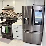 3 Bedroom Duplex W Large Backyard