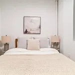 Astonishing 3Br 2Bath Apt