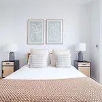Manhattan Luxury Apartment 12