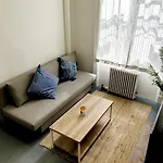 Superlative Midtown Manhattan Apartment
