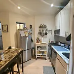 Modern 1-Bedroom In Manhattan-New York, Ny