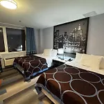 Super 8 By Wyndham Brooklyn Fulton Street Broadway Junction