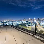 Holiday Inn Express Long Island City