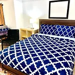 Manhattan Next, Private 2 Bedroom Apt With Backyard In Lic!