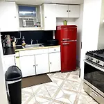 Manhattan Next, Private 2 Bedroom Apt With Backyard In Lic!