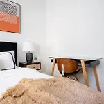 1290-3 New Renovated 2 Bedrooms In Ues