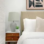 1288-4Rs Newly Furnished Prime Ues 2Br