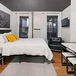 Midtown Studio - Walking Distance To Times Square