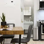 78-1A New Modern 1Br W&D Walk To Central Park