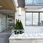 75-1C New 1Br Prime Ues W&D
