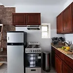 501-2Fw Gorgeous Upper East Side Studio