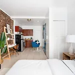 501-2Fw Gorgeous Upper East Side Studio