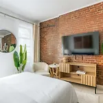 501-2Fw Gorgeous Upper East Side Studio