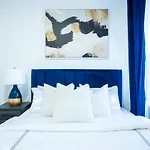 49-4A Prime Midtown Newly 2Br W&D