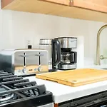 49-4A Prime Midtown Newly 2Br W&D