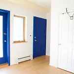 Brightonbeach2-Comfy Room-Close Ocean