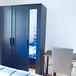 Brightonbeach2-Comfy Room-Close Ocean