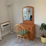 Cheerful 2 Bed Rooms Apartment In Heart Of Queens